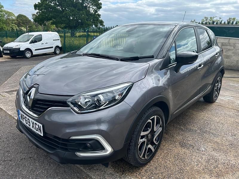 Used Renault Captur Iconic 90 HP (66 kW) 2019 Grey SUV
