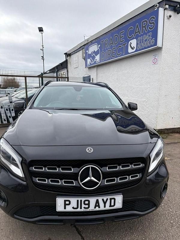 Used Mercedes GLA180 Urban 122 HP (89 kW) 2019 Black SUV