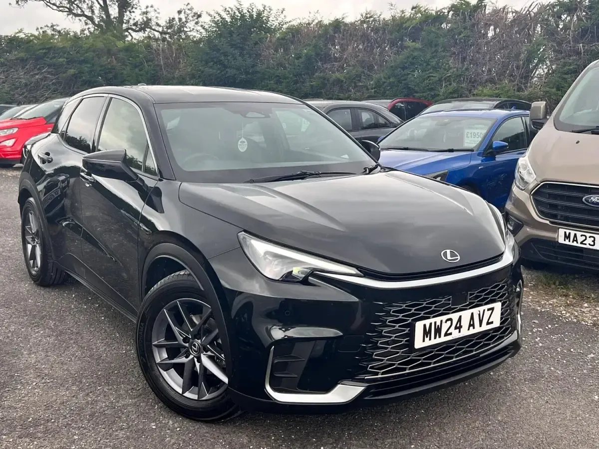 Used Lexus LBX 136 HP (100 kW) 2024 Black SUV
