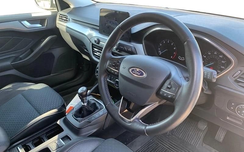 Used Ford Focus Titanium X 150 HP (110 kW) 2019 White Hatchback