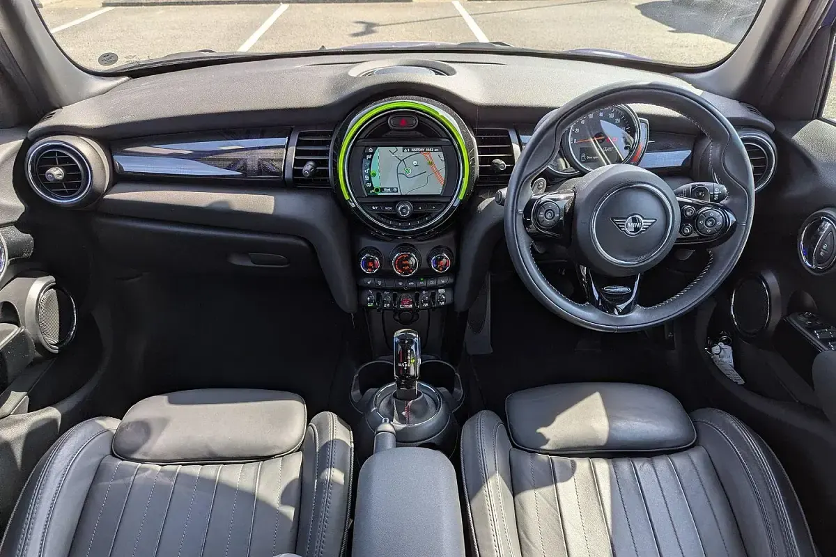 Used Mini Cooper S Exclusive 189 HP (139 kW) 2019 Blue Hatchback