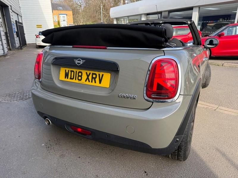 Begagnad Mini Cooper Cabriolet 2018 Grå Cab