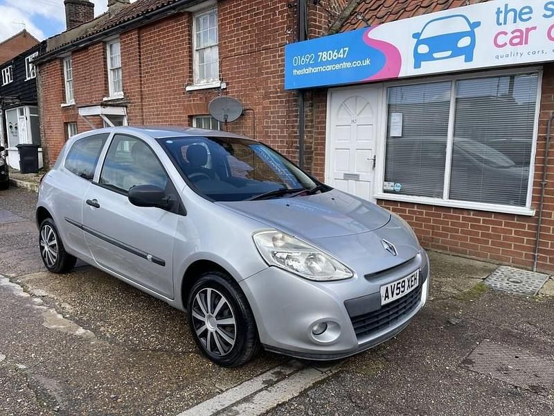 Used Renault Clio II Extreme 74 HP (54 kW) 2009 Silver Hatchback