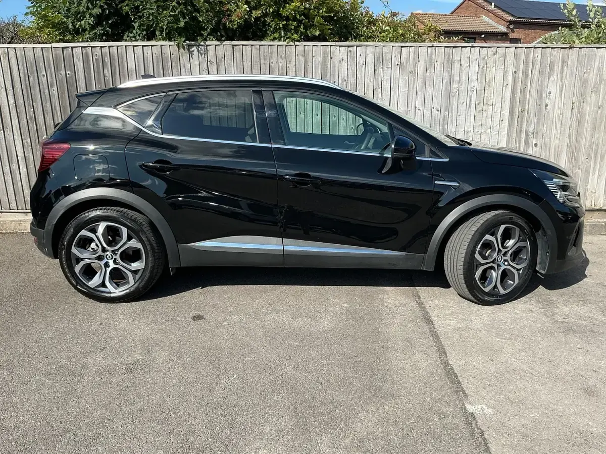 Used Renault Captur Techno 142 HP (104 kW) 2023 Black SUV