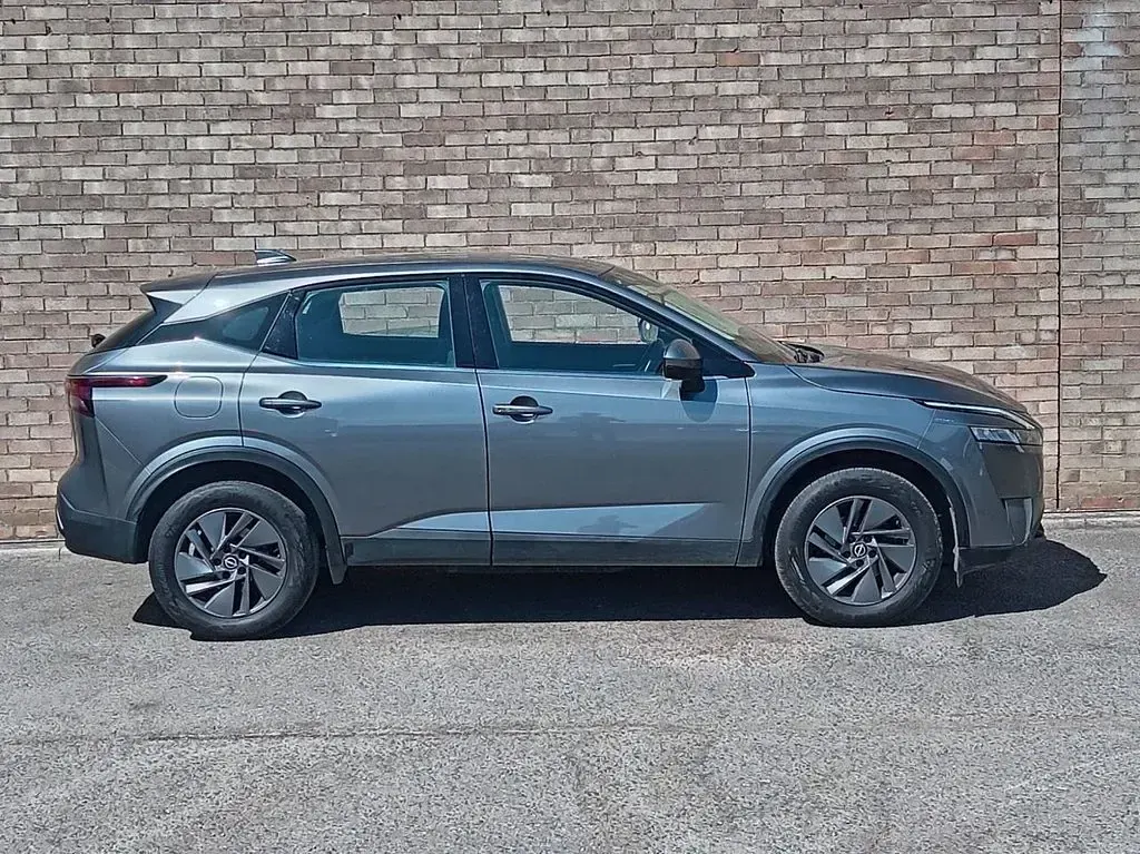 Used Nissan Qashqai Acenta Premium 158 HP (116 kW) 2023 Grey SUV