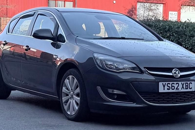 Used Vauxhall Astra Elite 2013 Grey Hatchback