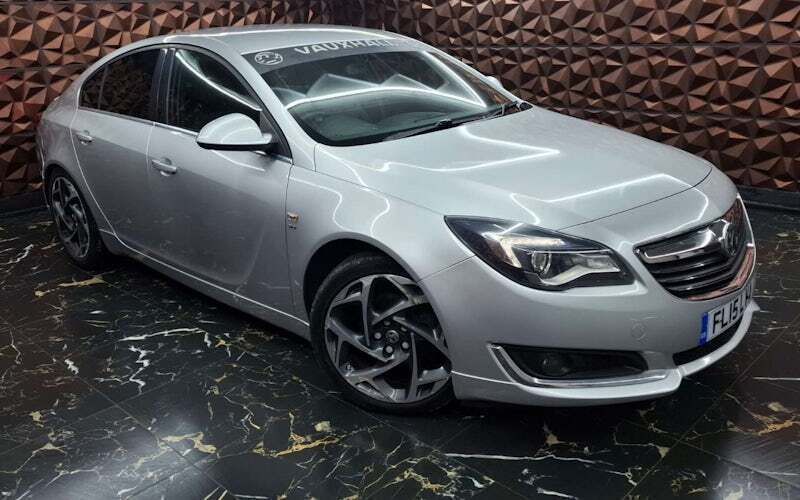 Silver Used 2015 Vauxhall Insignia SRi Hatchback | £4,399 (Fair price) - Image 1/4