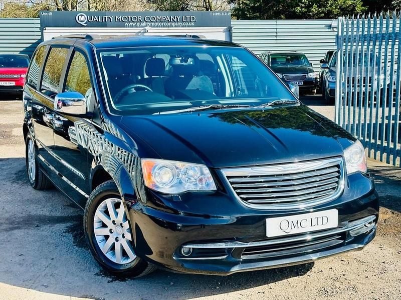 Used Chrysler Grand Voyager Limited 178 HP (130 kW) 2014 Black MPV