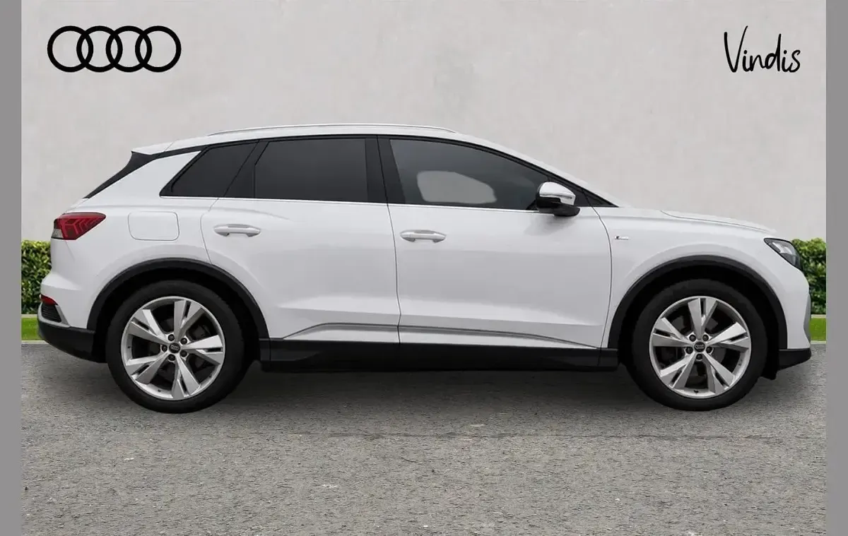 Used Audi Q4 e-tron S-Line 147 kW (200 HP) 2021 White SUV