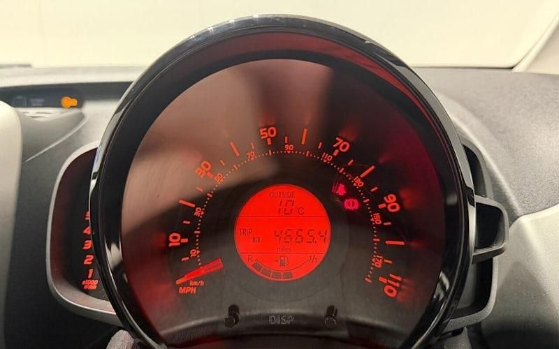 Used Toyota Aygo X-play 69 HP (50 kW) 2018 Hatchback