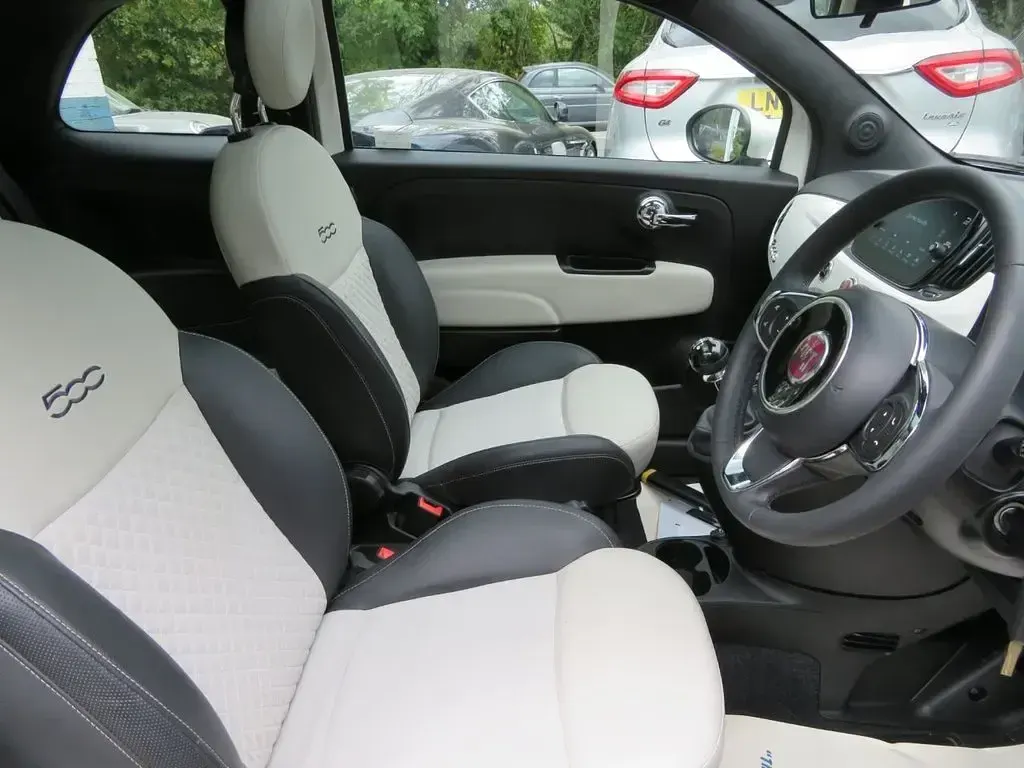 Used Fiat 500 Dolcevita 70 HP (51 kW) 2022 White Hatchback
