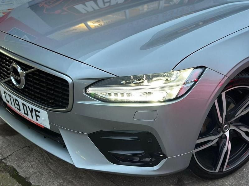 Used Volvo V90 R-Design Pro 190 HP (139 kW) 2019 Silver Estate