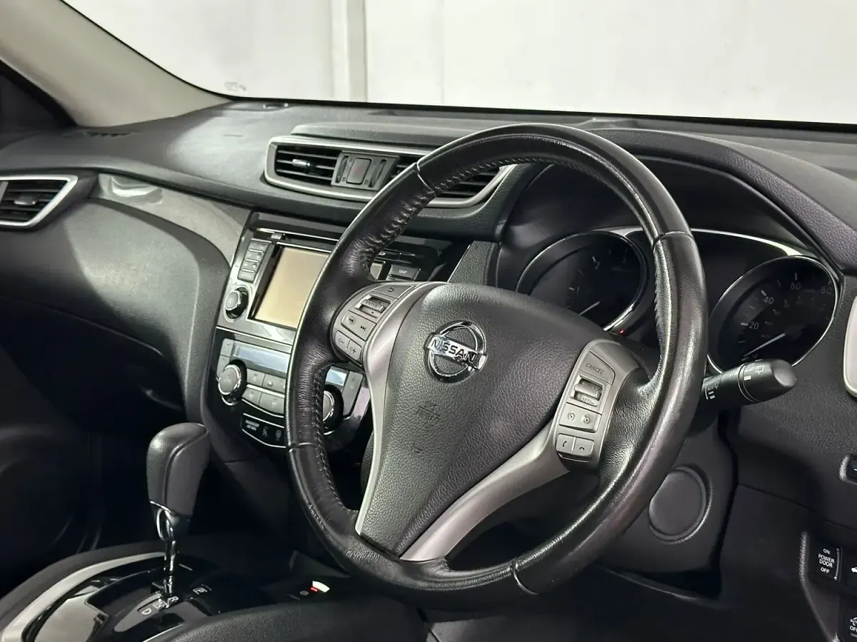 Used Nissan X-Trail N-TEC 130 HP (95 kW) 2016 Orange SUV