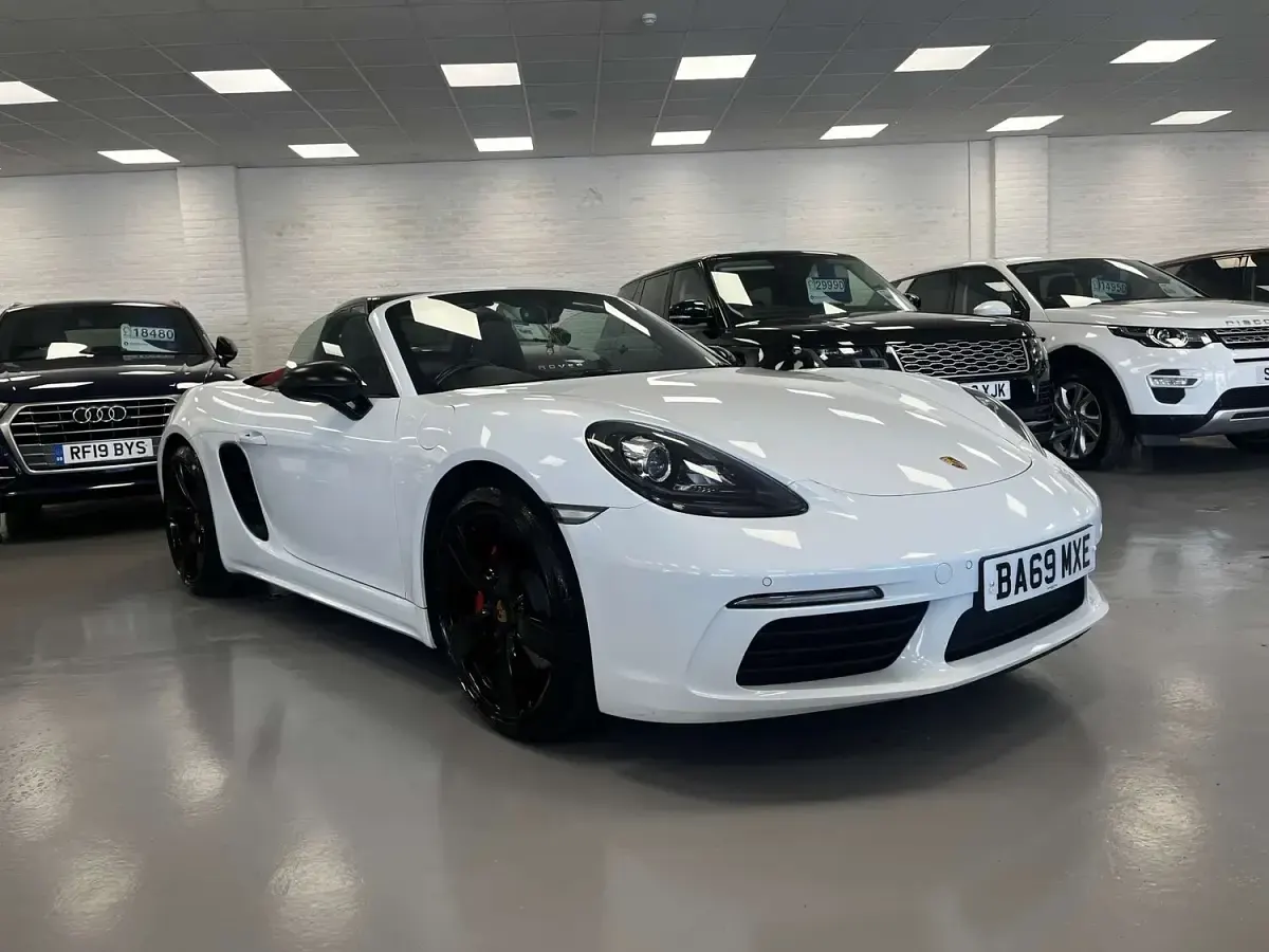 Used Porsche 718 Boxster 300 HP (220 kW) 2019 White Cabriolet