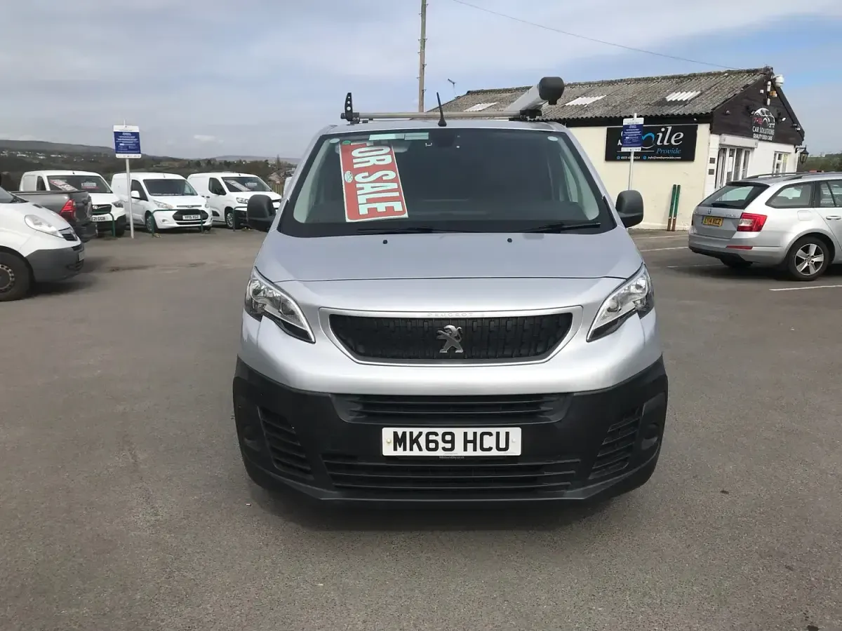 Used Peugeot Expert 2019 Silver Van