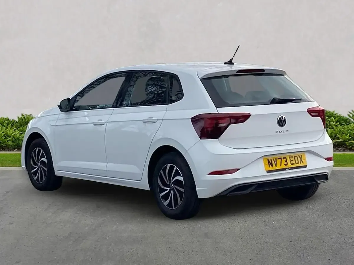 Käytetty VW Polo Life 80 HP (58 kW) 2023 Valkoinen Viistoperä