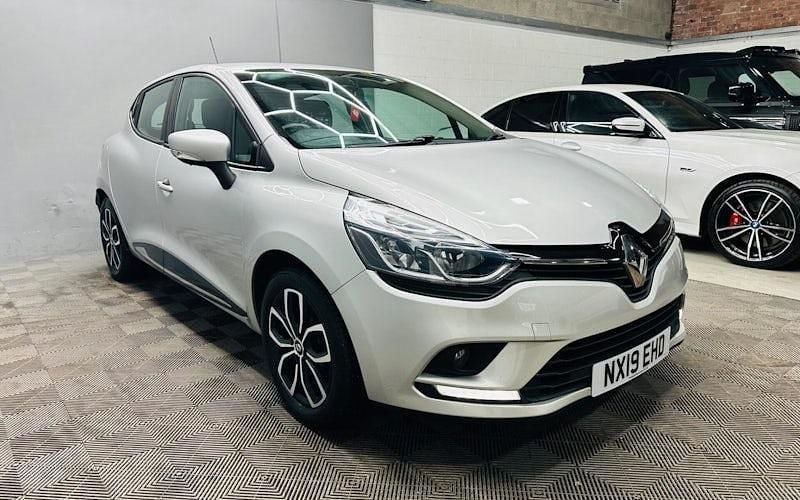 Used Renault Clio IV Play 90 HP (66 kW) 2019 Hatchback