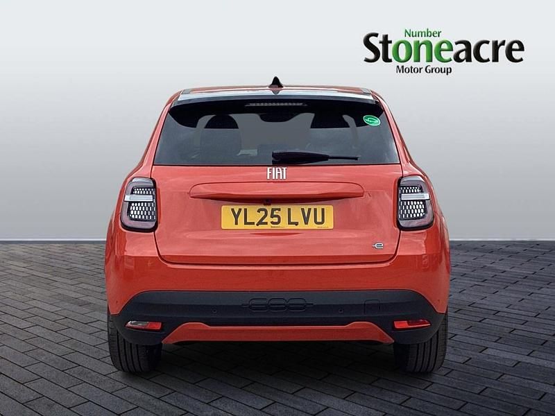 New Fiat 600E La Prima 113 kW (154 HP) 2025 Orange Hatchback