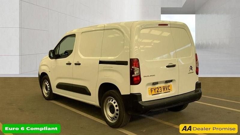 Used Citroën Berlingo PureTech 108 HP (79 kW) 2023 White MPV