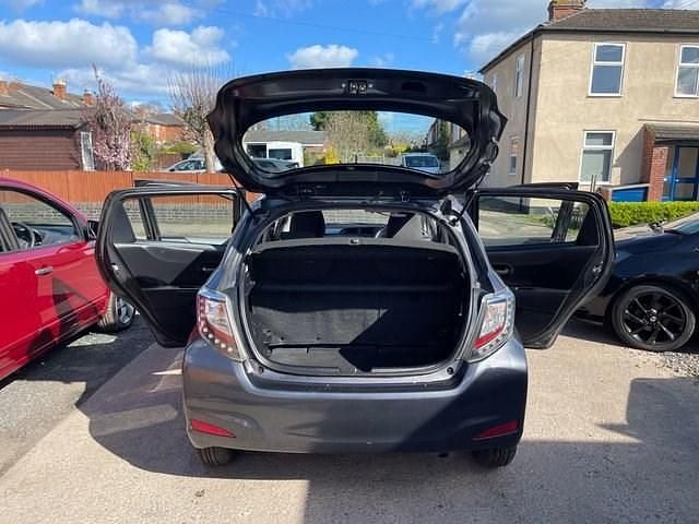 Used Toyota Yaris Plus 99 HP (72 kW) 2014 Grey Hatchback