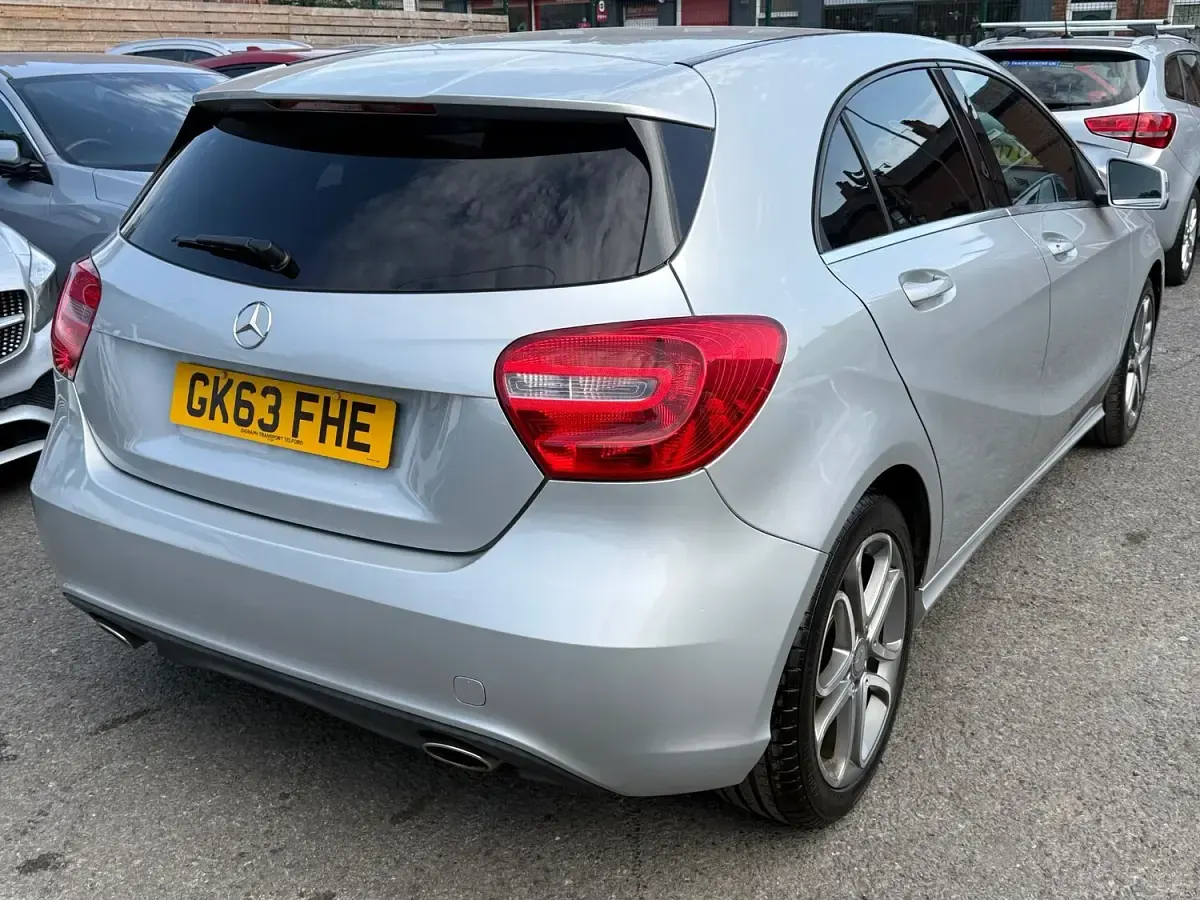 Used Mercedes A180 109 HP (80 kW) 2013 Silver Hatchback