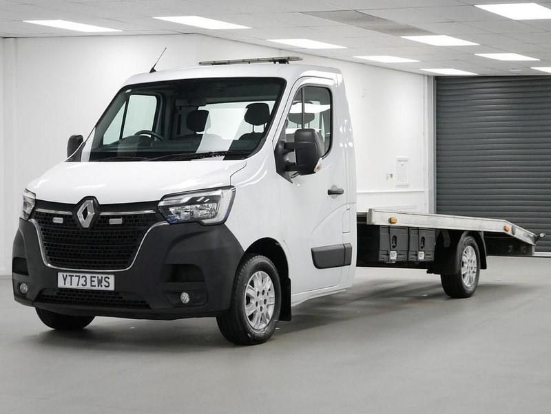 Used Renault Master Business 145 HP (106 kW) 2023 White MPV