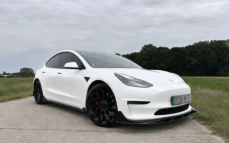Used Tesla Model 3 Standard Range 180 kW (245 HP) 2023 Sedan