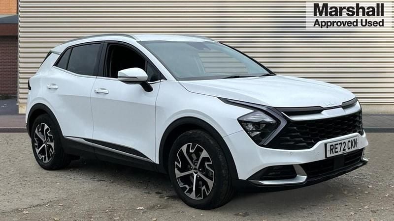 White Used 2023 Kia Sportage SUV | £24,340 (Good price) - Image 1/4