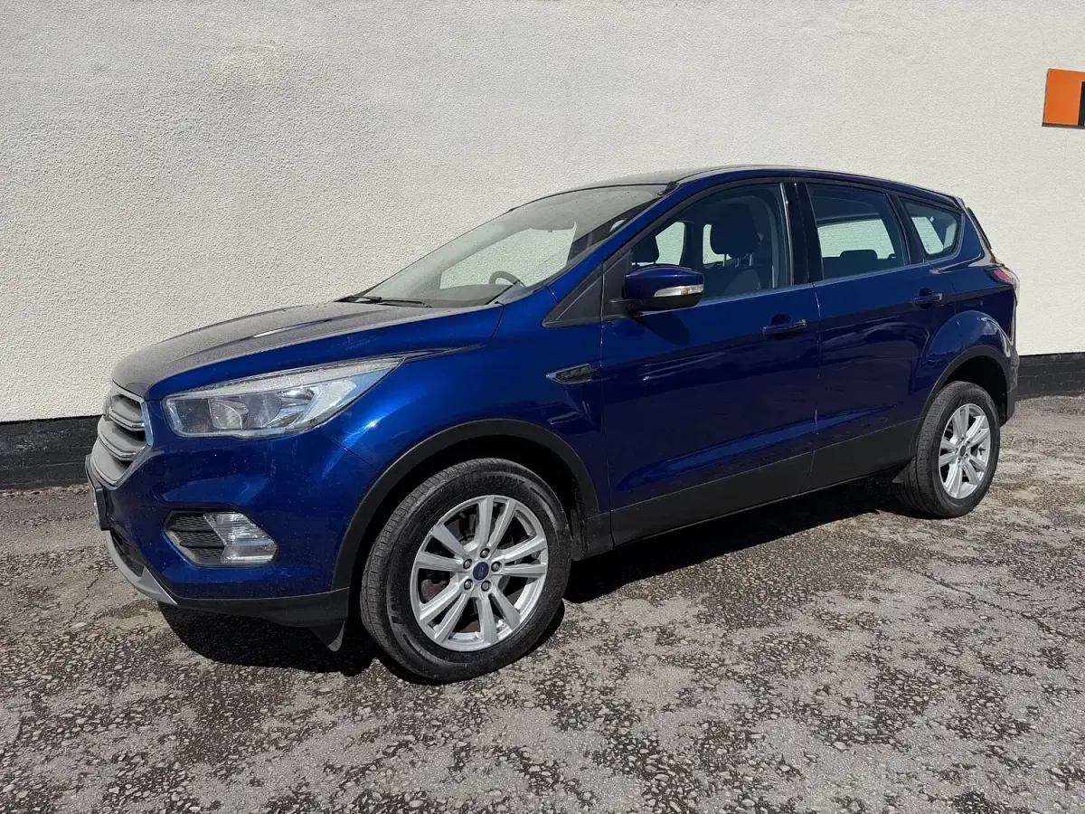 Used Ford Kuga Zetec 120 HP (88 kW) 2017 Blue SUV