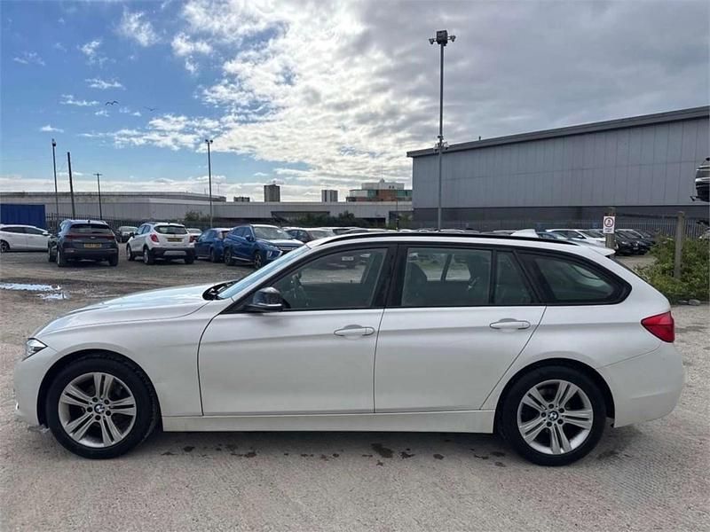 Used BMW 320 Sport Line 2018 White Estate