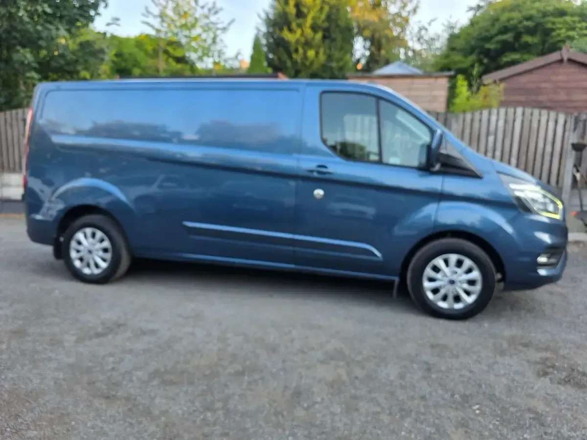 Used Ford Transit Custom Limited 130 HP (95 kW) 2021 Blue Van