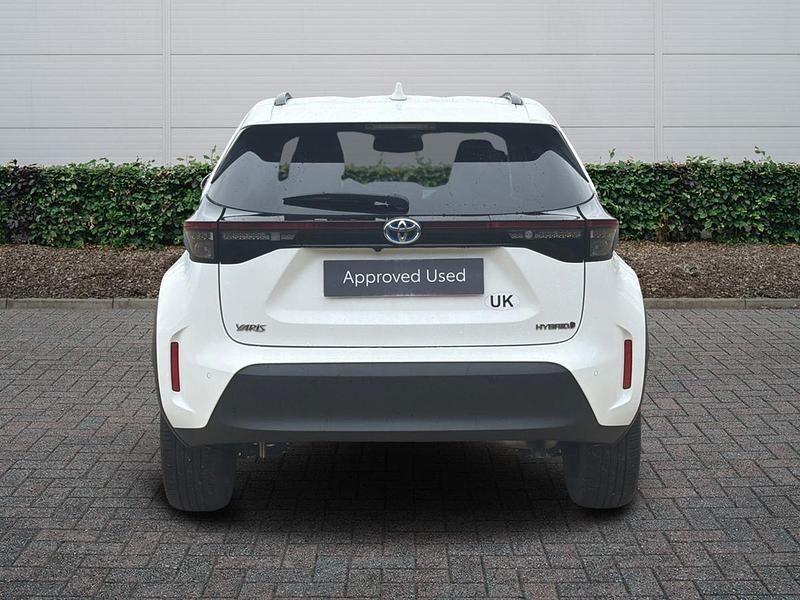 Used Toyota Yaris Hybrid 2023 White Hatchback