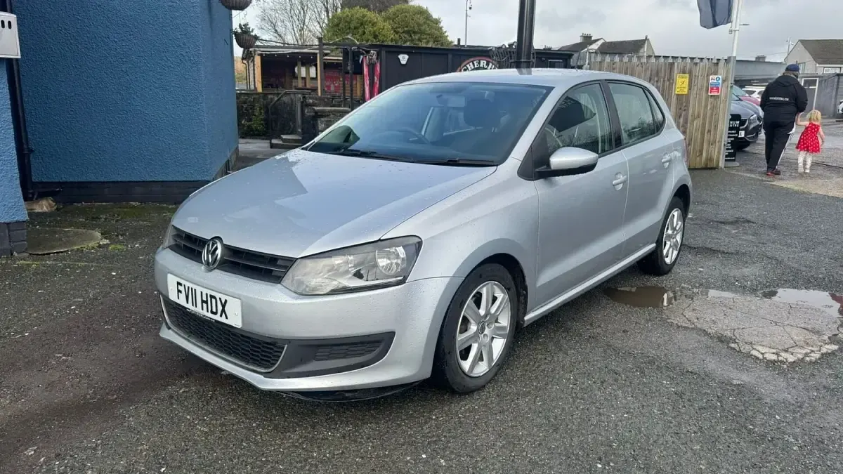 Used VW Polo SE 75 HP (55 kW) 2011 Silver Hatchback