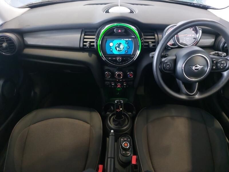 Usado Mini Cooper Classic 136 CV (100 kW) 2020 Verde Utilitario