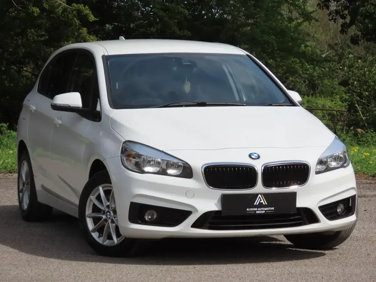 Used BMW 218 2015 White Hatchback
