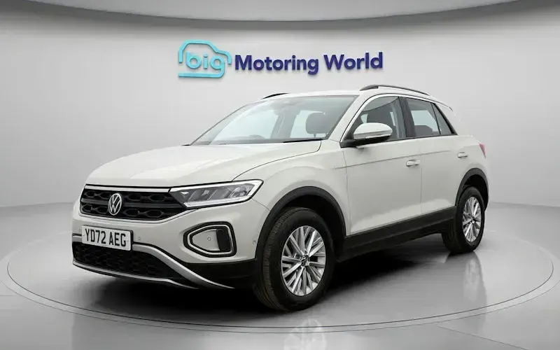 Usado VW T-Roc Life 110 HP (80 kW) 2024 SUV