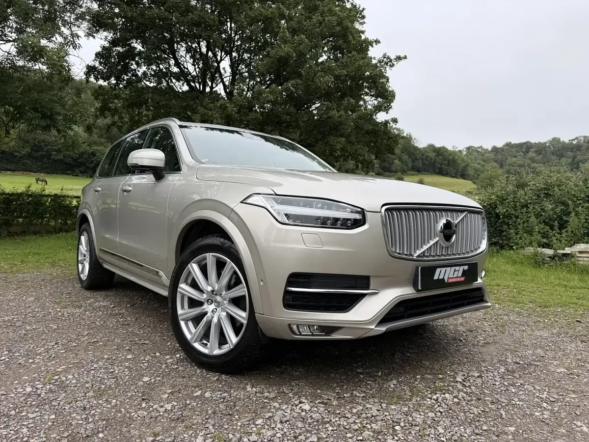 Used Volvo XC90 Inscription 320 HP (235 kW) 2015 Gold SUV