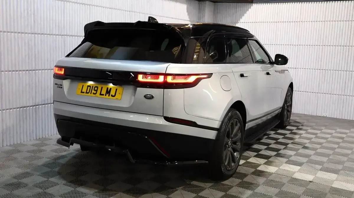 Used Land Rover Range Rover Velar SE Dynamic 245 HP (180 kW) 2019 Silver SUV