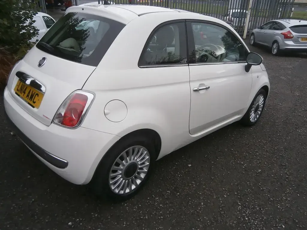 Usado Fiat 500 Lounge 69 HP (50 kW) 2014 Branco Citadino