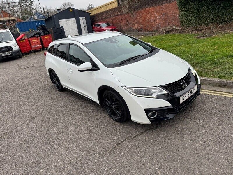 White Used 2015 Honda Civic SR Estate | £6,495 (Fair price) - Image 1/4