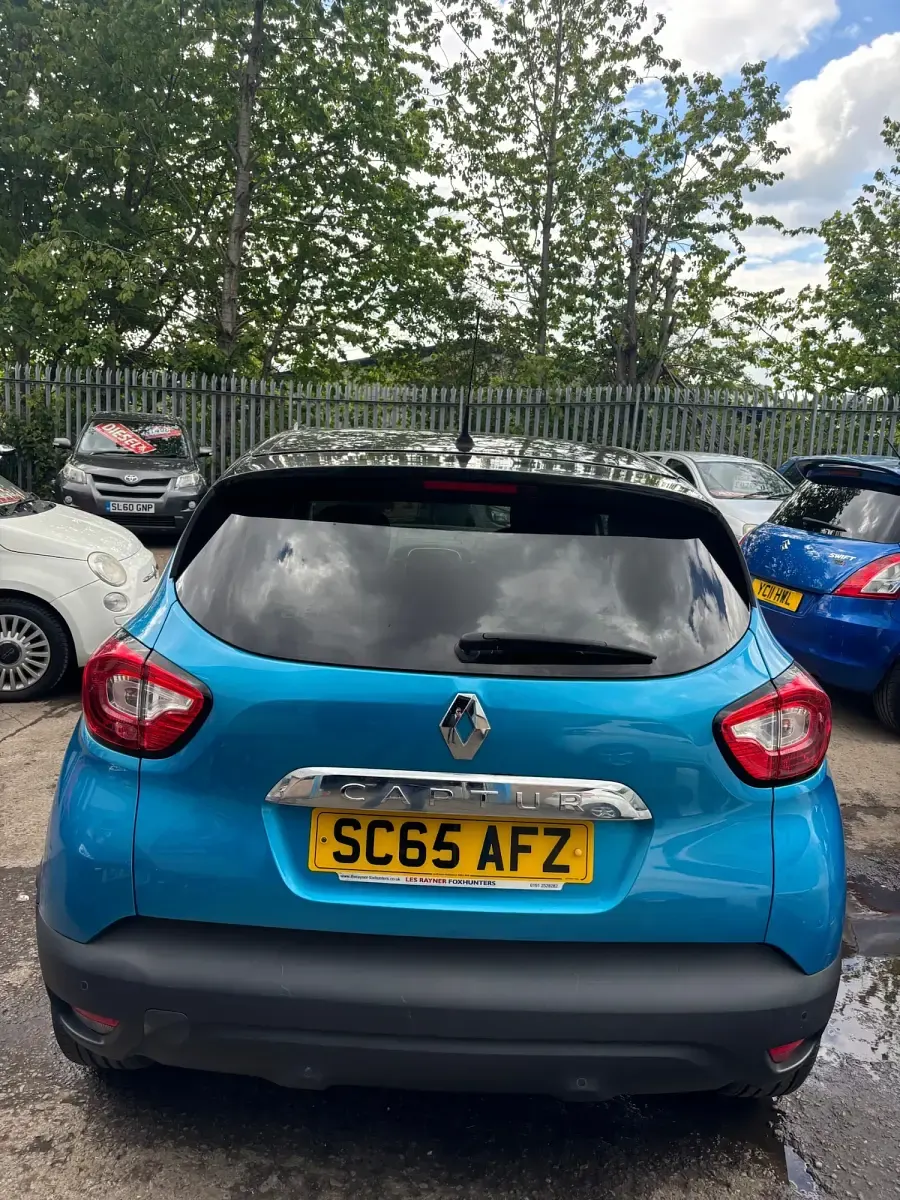 Used Renault Captur Dynamique 90 HP (66 kW) 2016 Blue SUV