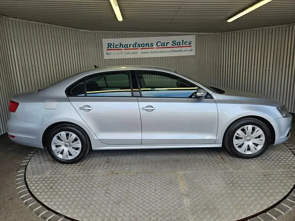 Used VW Jetta S 105 HP (77 kW) 2014 Silver Sedan