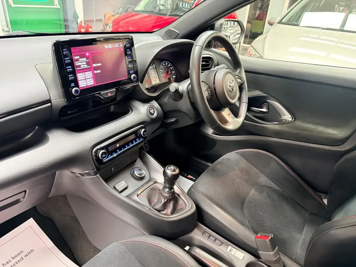 Used Toyota Yaris 2021 Red Hatchback