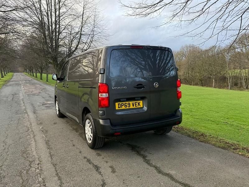 Used Vauxhall Vivaro 100 HP (73 kW) 2019 Grey MPV