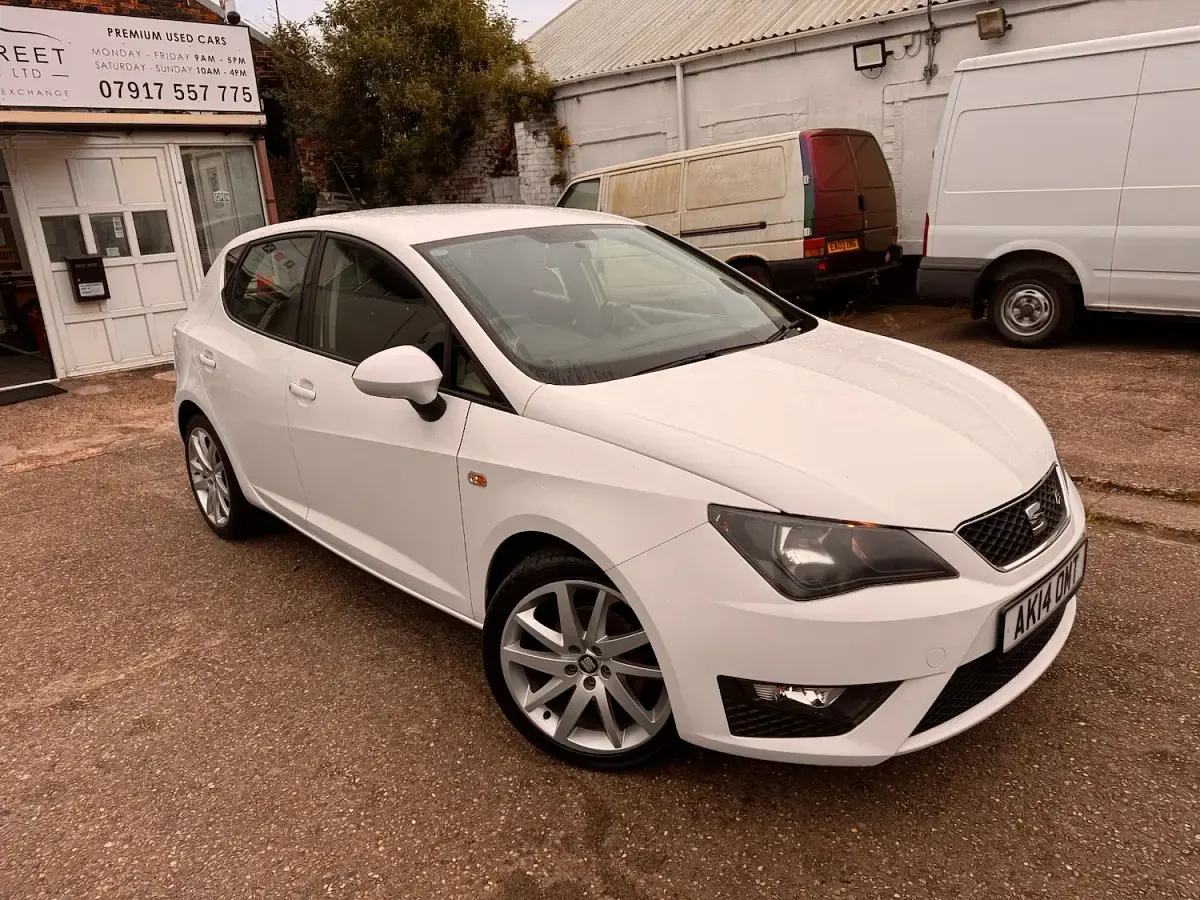 Used Seat Ibiza FR 105 HP (77 kW) 2014 White Hatchback