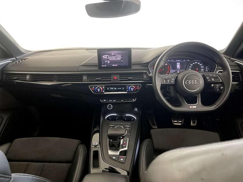 Used Audi A4 Black Edition 150 HP (110 kW) 2019 White Estate