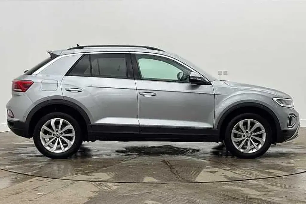 Used VW T-Roc Match 150 HP (110 kW) 2025 Silver SUV