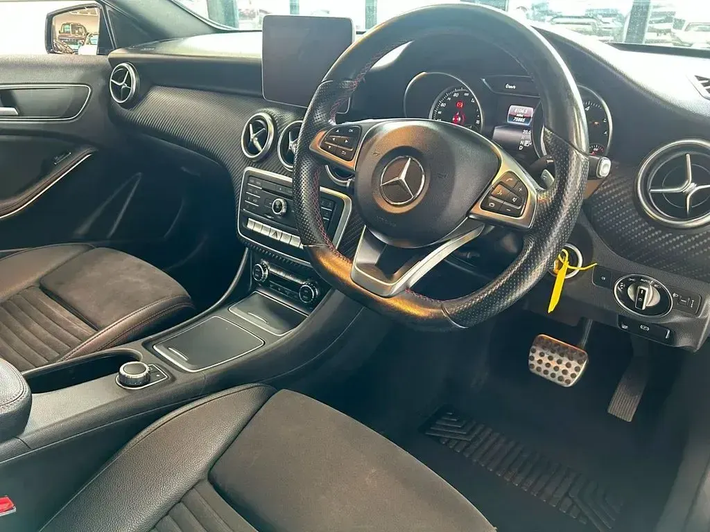 Used Mercedes A180 AMG line 109 HP (80 kW) 2018 Blue Hatchback