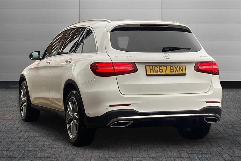 Used Mercedes GLC220 AMG line 170 HP (125 kW) 2017 Polar white Estate
