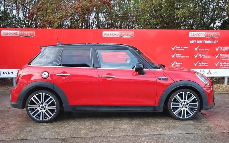 Used Mini Cooper S Exclusive 178 HP (130 kW) 2022 Red Hatchback